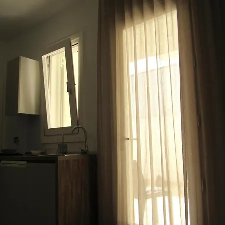 Πανσιόν Broom House San Foca