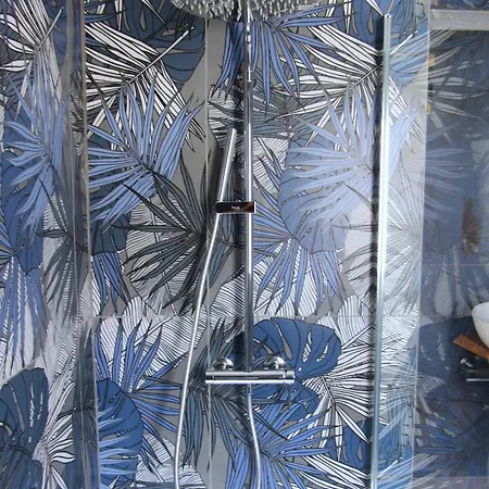 Broom House 3* San Foca