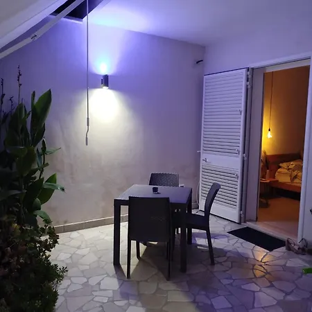 Broom House San Foca